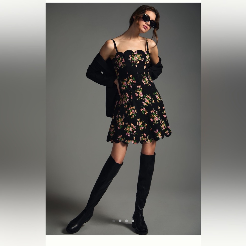 Floral stretch scalloped dress